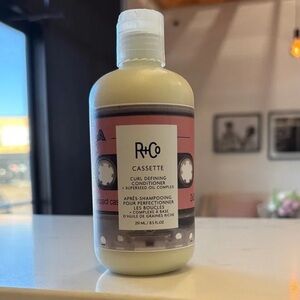 R+Co Cassette Curl Defining Conditioner in Pink and White